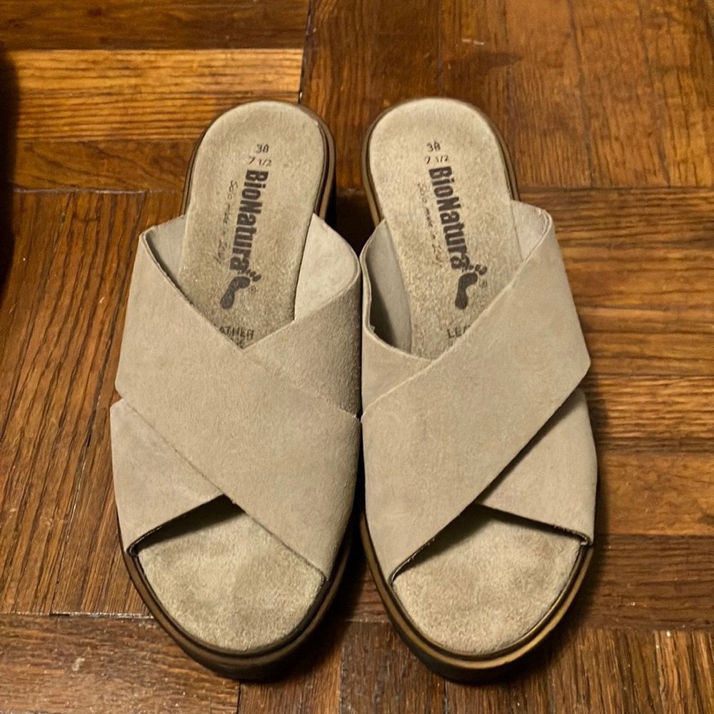 BioNatura suede block heel sandals